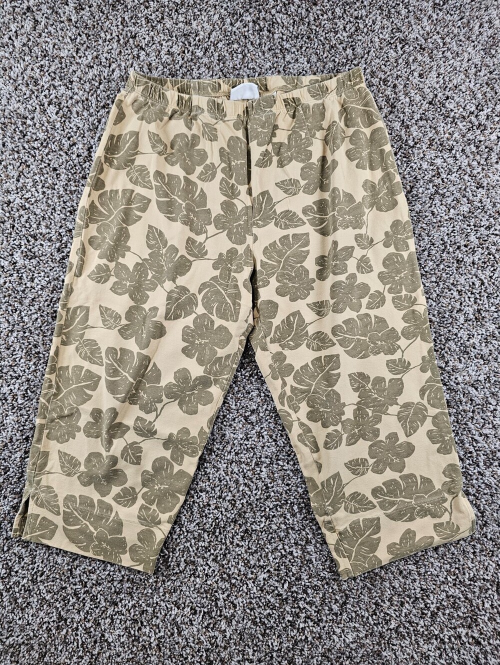 Liz Claiborne Womens Sz L Capri Length Pull On Pants Beige Olive Leaf Print